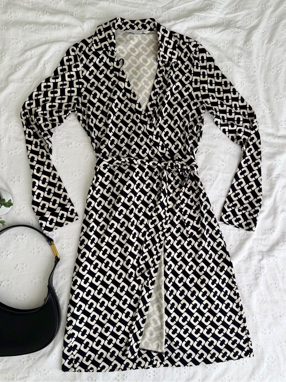 Diane von Furstenberg “New Jeanne Two” Wrap Dress – 100% Silk